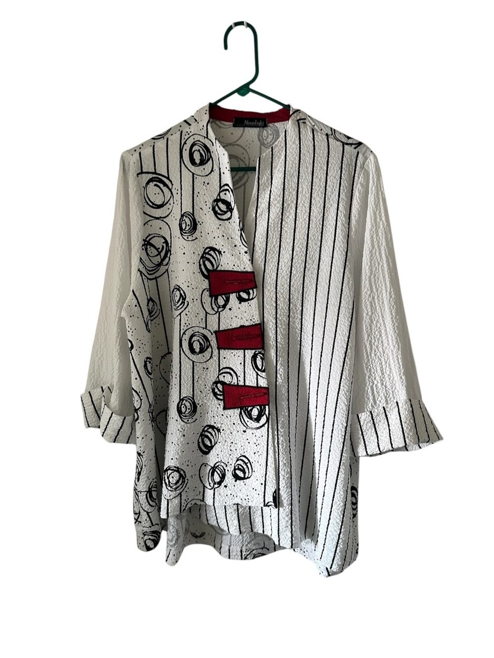MOONLIGHT WHITE BLACK SWING JACKET White
Black & Red
